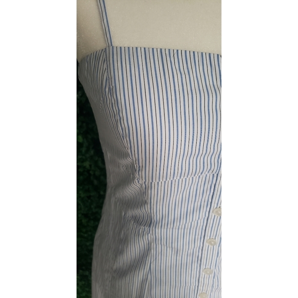 11. J.Crew Button-down cotton poplin dress in stripe - Picture 9 of 11